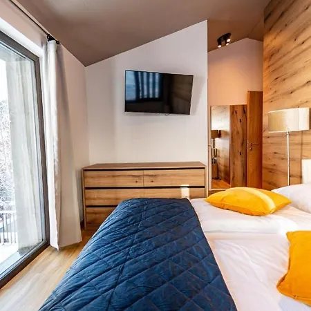 Ski In - Ski Out 4 Bedroom Chalet
