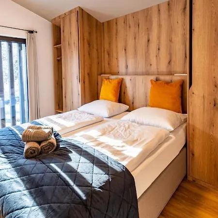 Villa Ski In - Ski Out 4 Bedroom Chalet