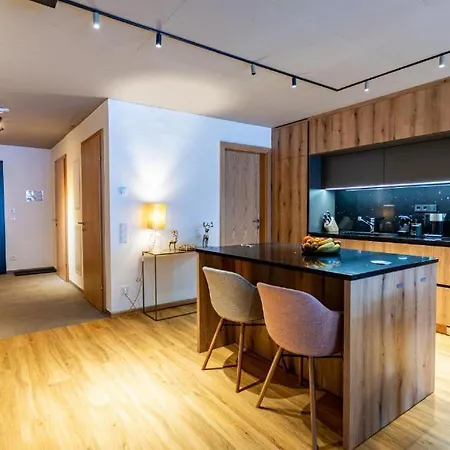 Villa Ski In - Ski Out 4 Bedroom Chalet